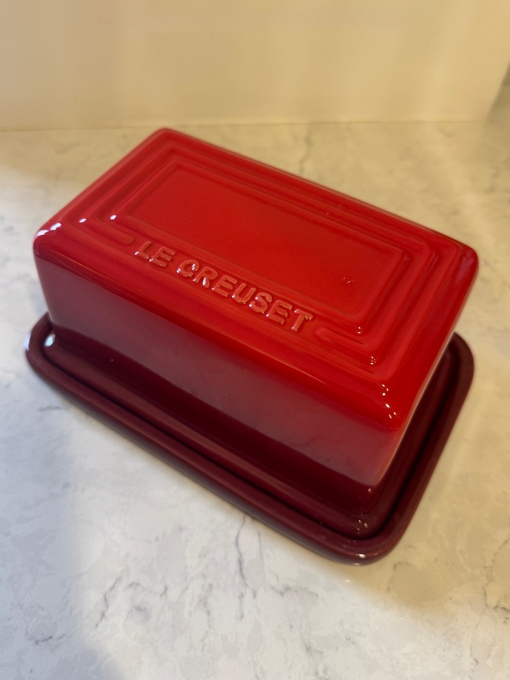 Le Creuset Butter Dish in Cerise 🍒 Cherry Large countertop 🧈